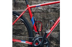 Blackburn Cinch Carbon Fiber Bottle Cage