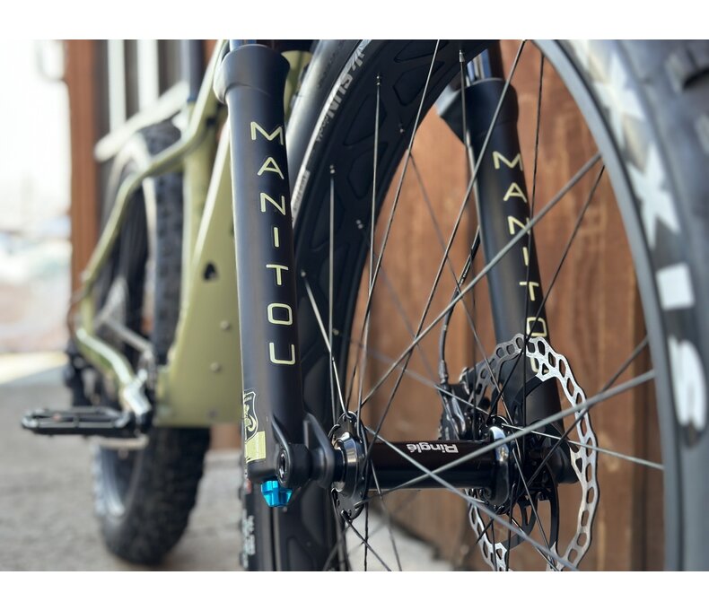 Pivot LES Fat Pro XT w/Manitou Suspension Fork