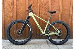 Pivot LES Fat Pro XT w/Manitou Suspension Fork