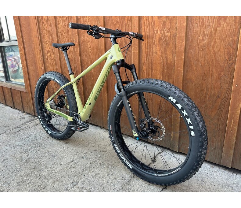 Pivot LES Fat Pro XT w/Manitou Suspension Fork