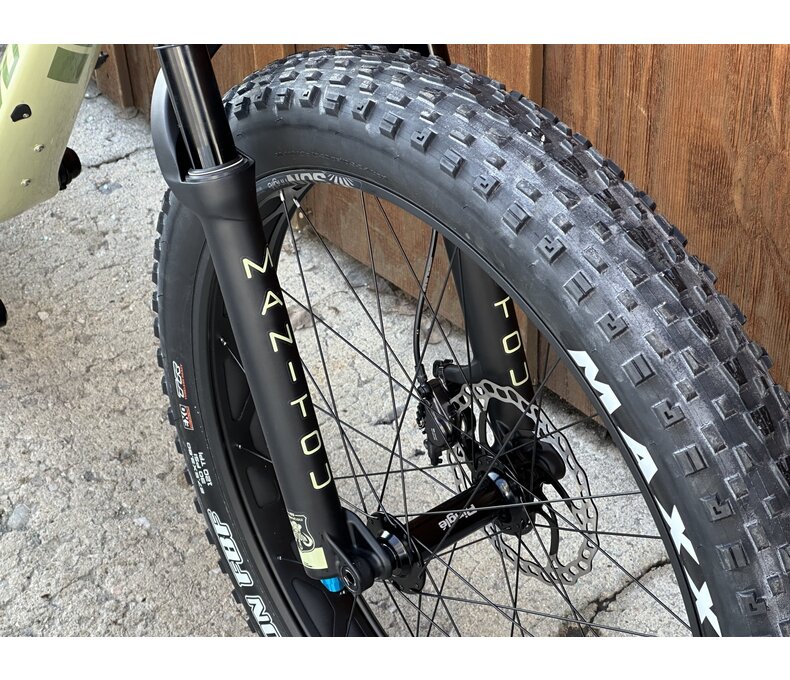 Pivot LES Fat Pro XT w/Manitou Suspension Fork